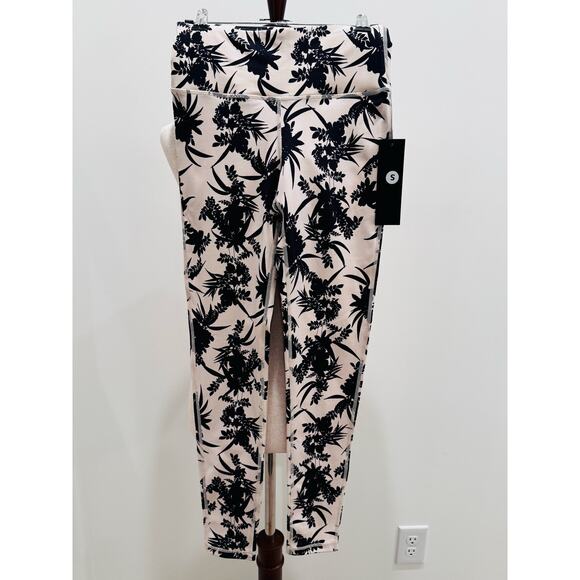 Mono b Pants - NWT Mono B Cream and Navy Floral Leggings Size S